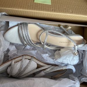 Le château strappy heels